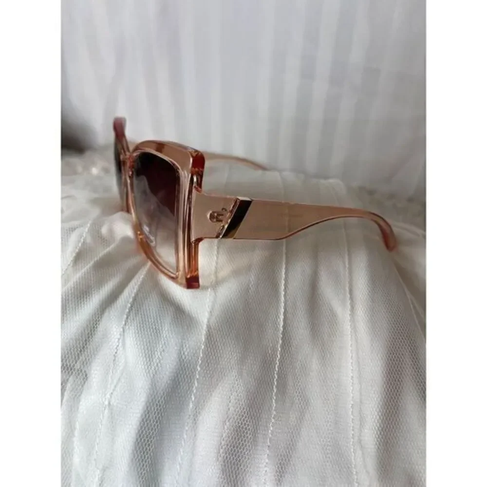 All The Right Angles Sunglasses Blush‎